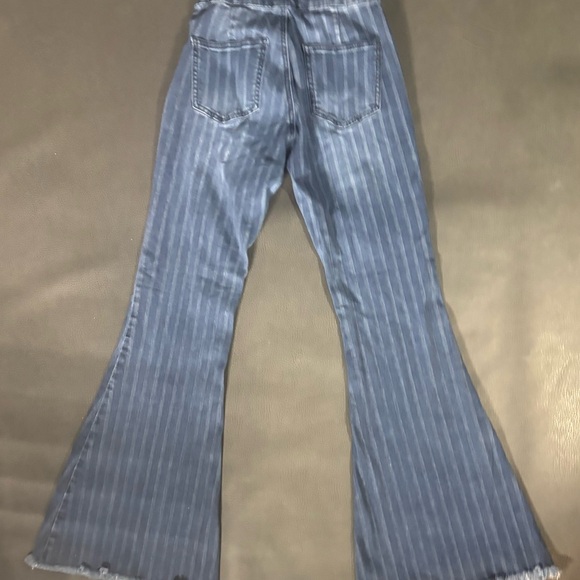 UNIQ By LITZ Women Mid Rise Flare Bellbottom Denim Raw Hem Jeans Size 27/5 - Picture 2 of 9